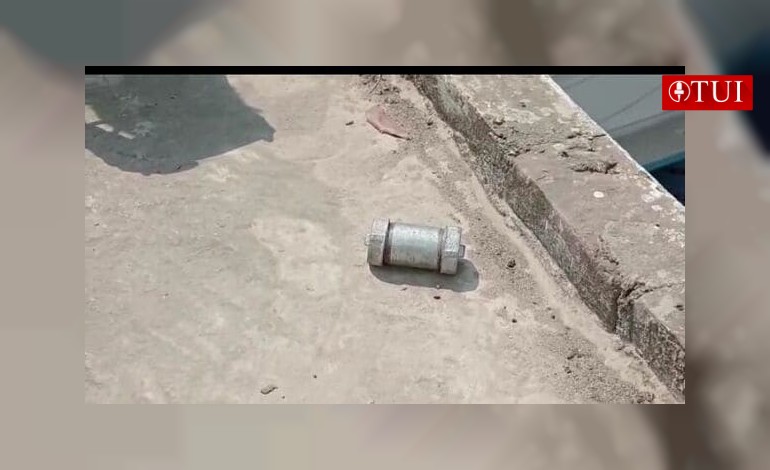 স্কুলের ভিতর সকেট বোমা, চাঞ্চল্য!
